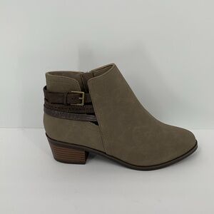 Market & Spruce Odeya ankle boot olive army green notch strap buckle new 6.5
